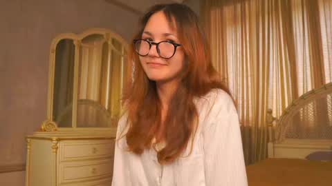 Snapshot of gertrudisshinn chatting on 05.31.26 Kristy online show from 05.31.26