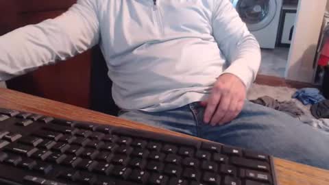 Snapshot of gethoggy chatting on 10.30.25 gethoggy online show from 10.30.25