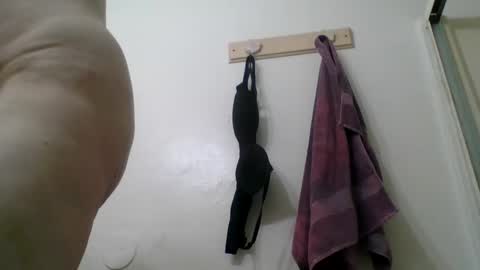 Snapshot of gezuz42069 chatting on 01.12.25 gezuz42069 online show from 01.12.25