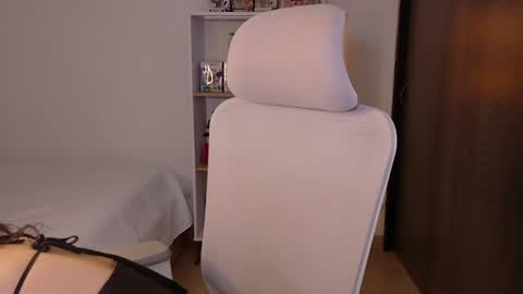 Im Jenn Next stream Monday - start -5 GMT online show from 07.15.26