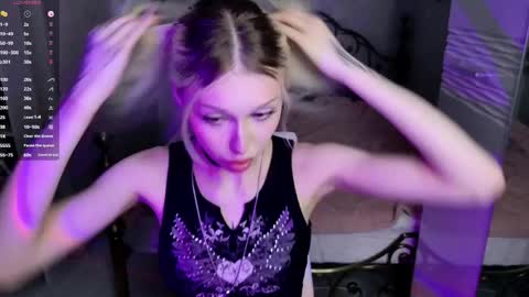 Snapshot of ghost_girlyy chatting on 04.30.26 violeta online show from 04.30.26