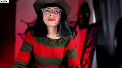 Snapshot of ghostlydolll chatting on 10.03.25 Sara online show from 10.03.25