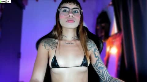 Snapshot of ghostlydolll chatting on 11.11.25 Sara online show from 11.11.25