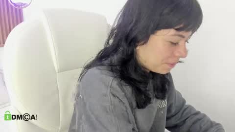Snapshot of ghostmila chatting on 05.11.26 Milaa online show from 05.11.26