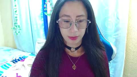 Snapshot of gia_leinn chatting on 10.18.25 Gia  online show from 10.18.25