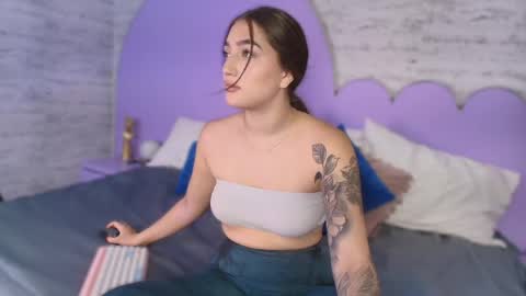 Snapshot of giaa_ross chatting on 04.22.26 Gia online show from 04.22.26