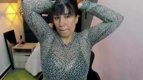 G I A  FOX online show from 10.19.25