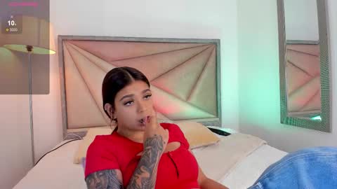 Gia  online show from 10.10.25