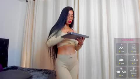 Snapshot of giana_gill chatting on 04.30.26 Giana online show from 04.30.26