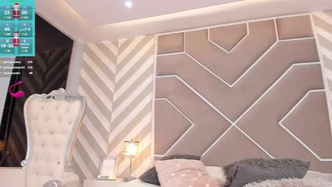 Snapshot of giannasue chatting on 12.19.24 giannasue online show from 12.19.24