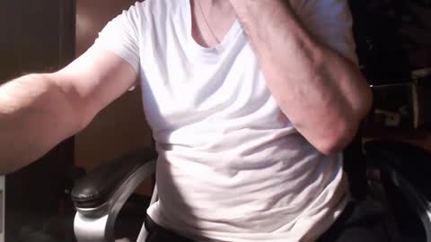 Gianni9000000 online show from 02.04.25