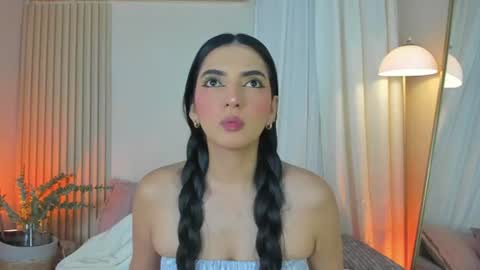 Snapshot of giarousse_ chatting on 07.30.26 Gia online show from 07.30.26