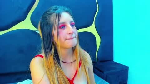 GiaRoussel online show from 02.05.25