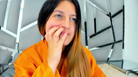 GiaRoussel online show from 02.09.25