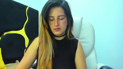 GiaRoussel online show from 03.11.25