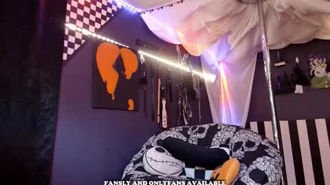 Giggles online show from 02.17.26