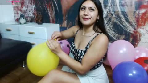 Snapshot of gigi_gilt_ chatting on 06.23.26 Gigi 3 online show from 06.23.26