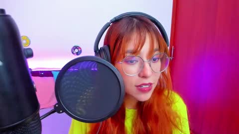 Snapshot of gigimooon chatting on 09.13.25 gigimooon online show from 09.13.25