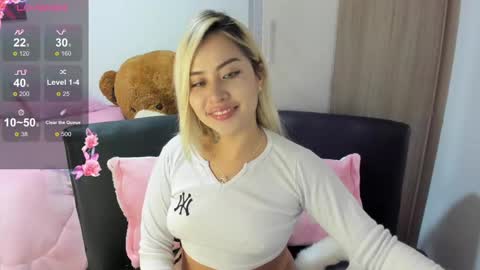 Snapshot of gigiprincesss chatting on 02.13.25 Gigi online show from 02.13.25