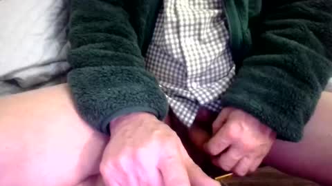 Snapshot of gilly_69 chatting on 12.23.24 gilly_69 online show from 12.23.24