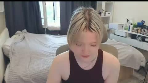 Snapshot of gimmergirls_ chatting on 07.14.26 Klara online show from 07.14.26