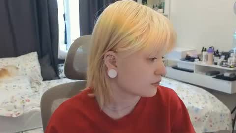 Snapshot of gimmergirls_ chatting on 07.22.26 Klara online show from 07.22.26