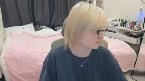Snapshot of gimmergirls_ chatting on 07.28.26 Klara online show from 07.28.26