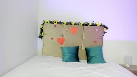 Snapshot of ginelawest chatting on 02.19.25 Gine online show from 02.19.25