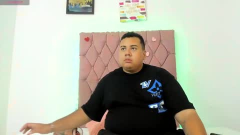 Snapshot of ginelawest chatting on 10.25.25 Gine online show from 10.25.25