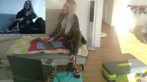 GingerPink online show from 12.17.25