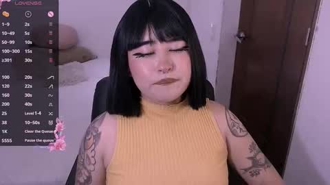 Snapshot of ginmeowuwu chatting on 11.12.25 ginmeowuwu online show from 11.12.25