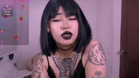 Snapshot of ginmeowuwu chatting on 11.27.25 ginmeowuwu online show from 11.27.25