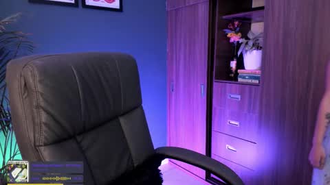 Snapshot of ginnaaaa_ chatting on 11.26.25 Ginnaa online show from 11.26.25