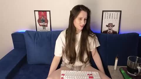 Ginnyg  online show from 01.22.25