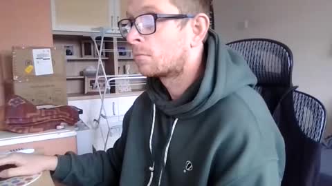 Snapshot of ginwood chatting on 10.29.25 ginwood online show from 10.29.25