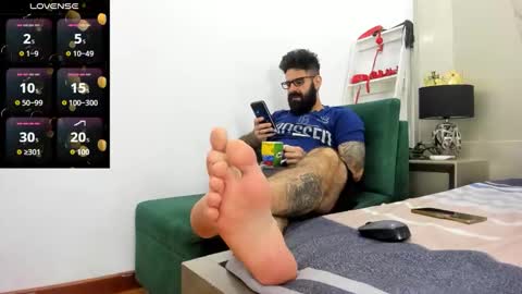 gio_lorenz online show from 10.15.25