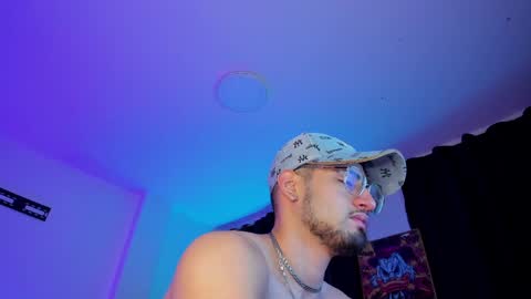 GIOMAR REYES online show from 12.24.24