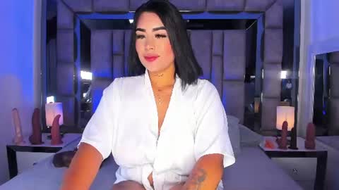 GIRL GRAY online show from 06.22.26