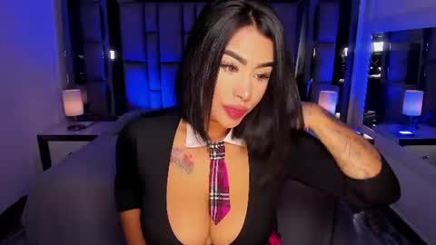 GIRL GRAY online show from 07.19.26