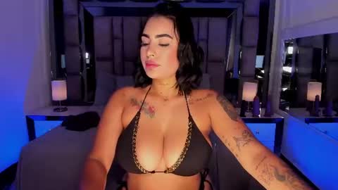 GIRL GRAY online show from 07.22.26
