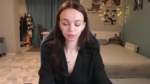 Snapshot of girl_happiness chatting on 05.31.26 Secret online show from 05.31.26
