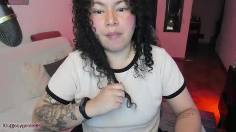 girl_inline online show from 11.03.25