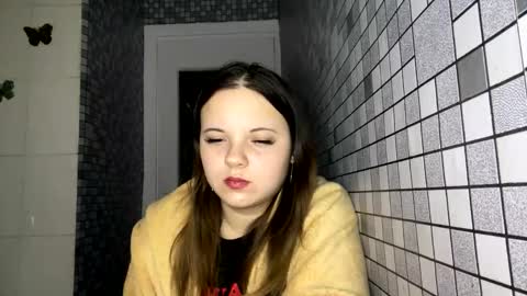 girl_shy07 online show from 12.13.25