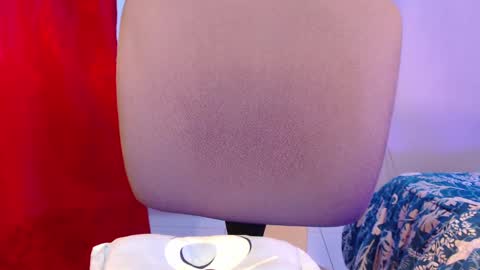 Snapshot of girlredkush chatting on 12.04.24 Ann online show from 12.04.24