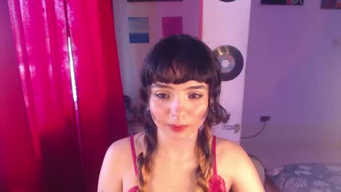 Snapshot of girlredkush chatting on 01.07.25 Ann online show from 01.07.25