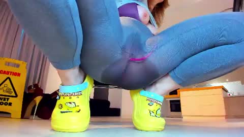 GIRLSQUIRTS  FOLLOW ME online show from 07.27.26