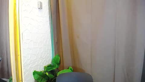 Snapshot of girlsweet_preciousxoxo chatting on 03.18.26 Precious online show from 03.18.26