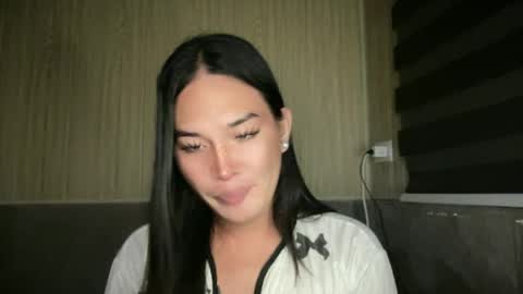 Snapshot of girlthatuneedrhainexxx chatting on 07.15.26 RHAINEEE online show from 07.15.26