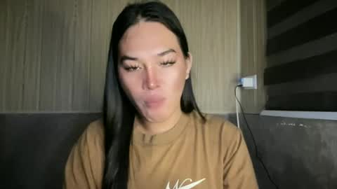 Snapshot of girlthatuneedrhainexxx chatting on 07.24.26 RHAINEEE online show from 07.24.26