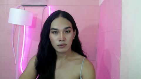 Snapshot of girlthatuneedxxx chatting on 02.11.25 Rhaine online show from 02.11.25